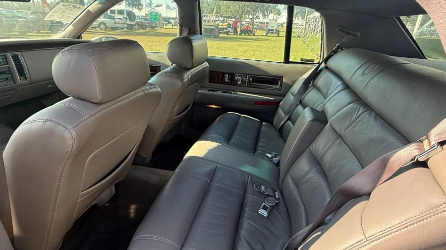 1994 Cadillac Fleetwood - Image 7 of 9