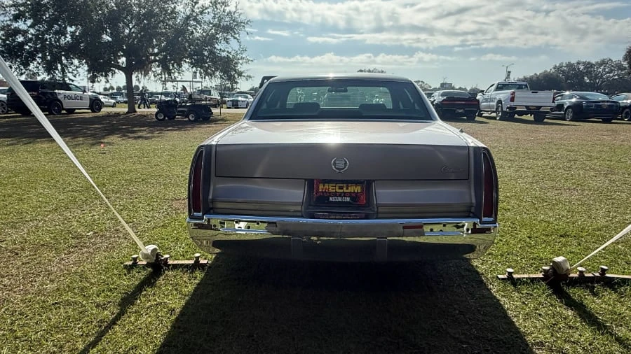 1994 Cadillac Fleetwood - Image 4 of 9