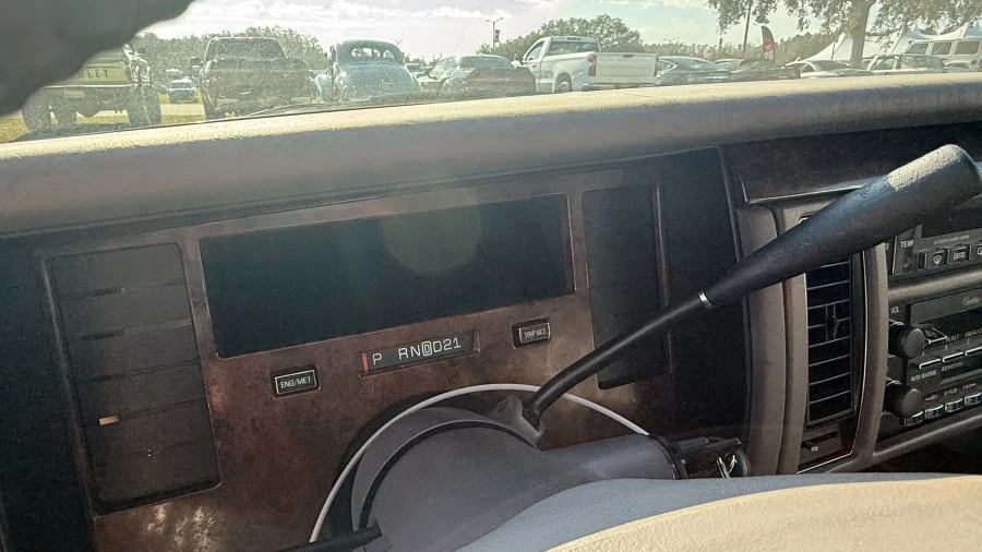 1994 Cadillac Fleetwood - Image 8 of 9
