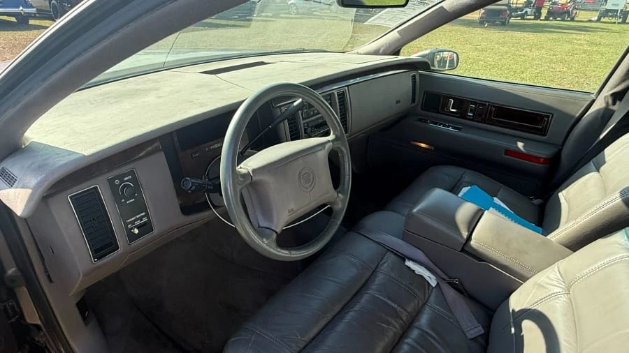 1994 Cadillac Fleetwood - Image 6 of 9