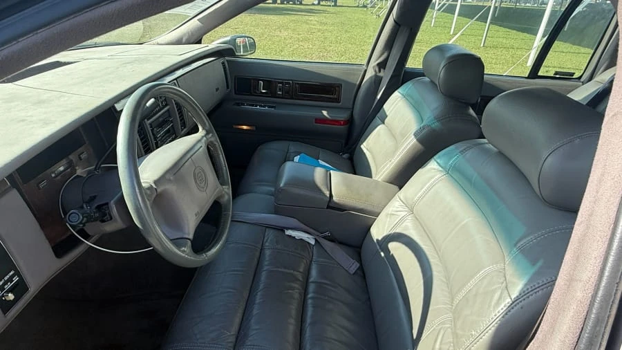 1994 Cadillac Fleetwood - Image 5 of 9