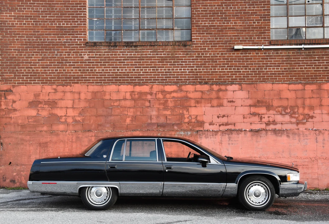 1994 Cadillac Fleetwood - Image 25 of 31