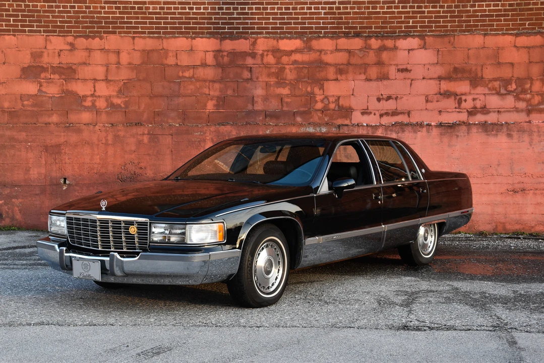 1994 Cadillac Fleetwood - Image 4 of 31