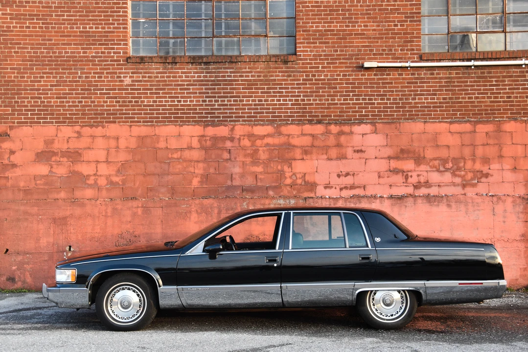 1994 Cadillac Fleetwood - Image 7 of 31