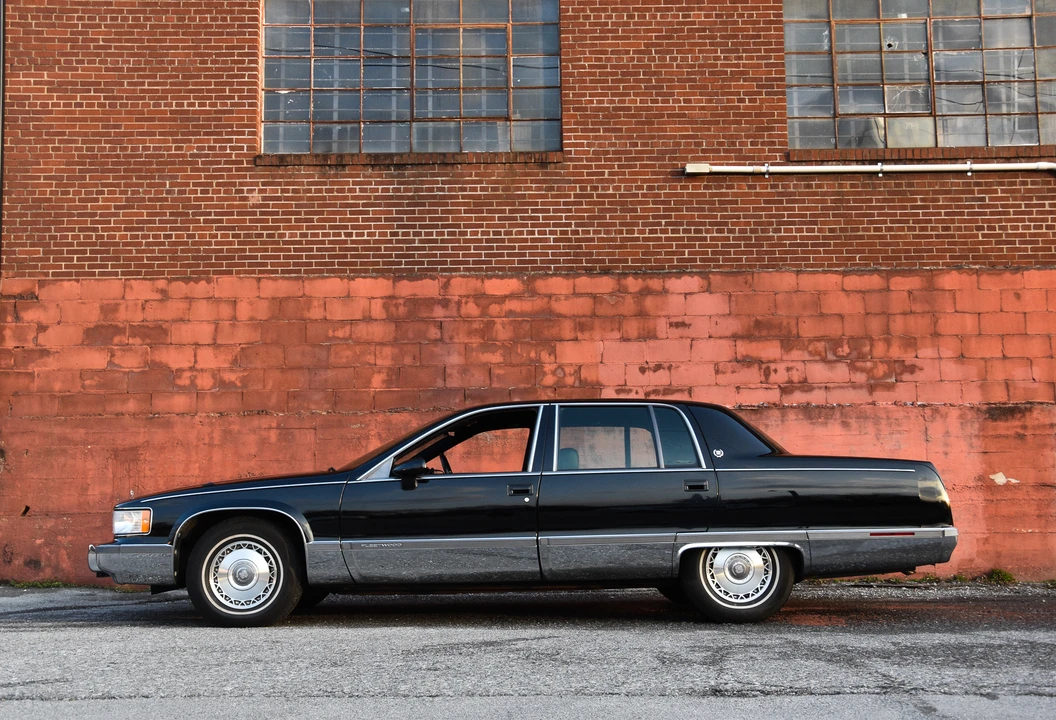 1994 Cadillac Fleetwood - Image 9 of 31
