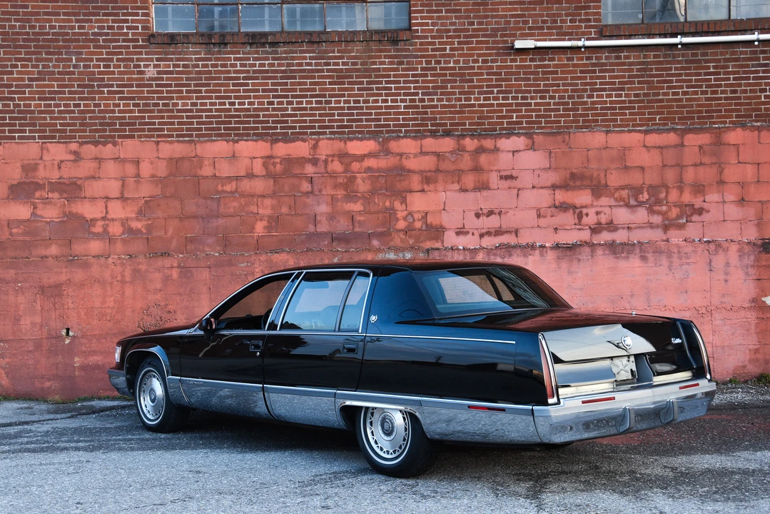 1994 Cadillac Fleetwood - Image 14 of 31