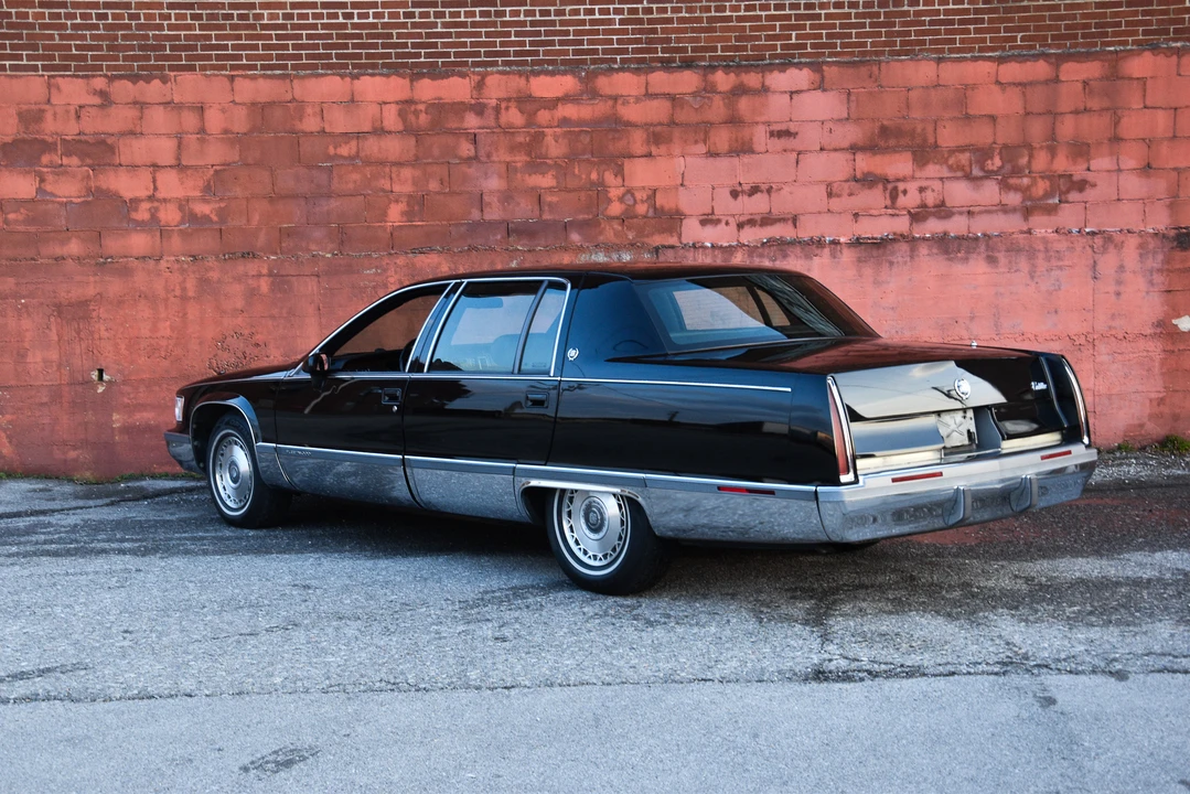 1994 Cadillac Fleetwood - Image 15 of 31