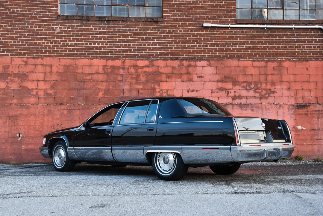 1994 Cadillac Fleetwood - Image 13 of 31