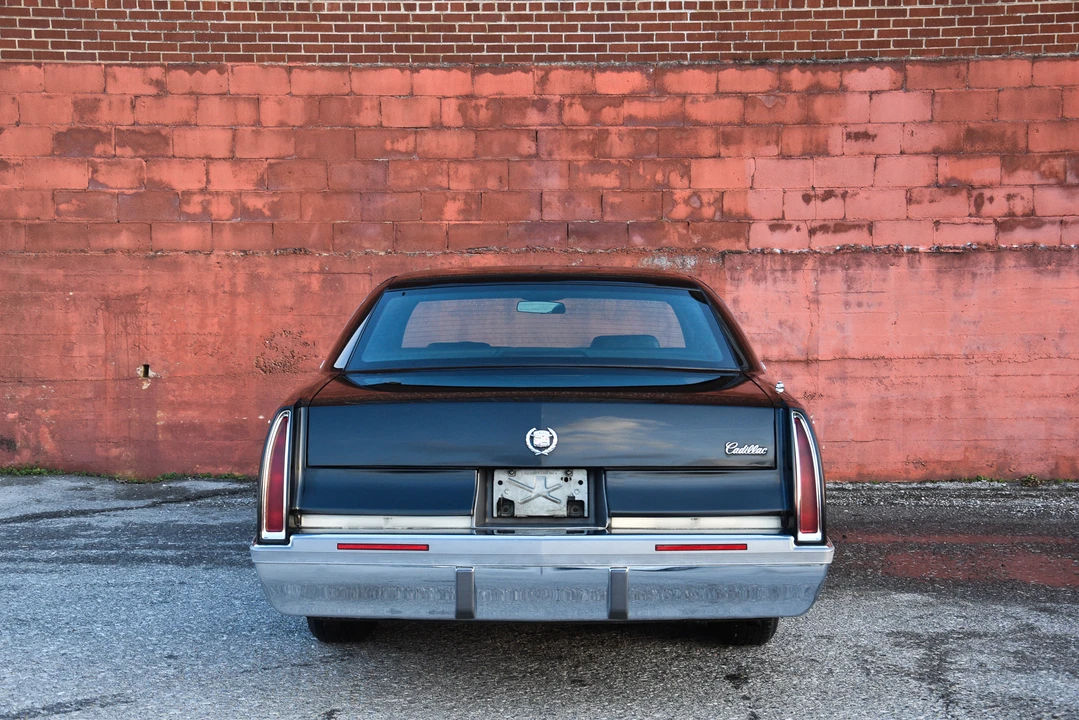 1994 Cadillac Fleetwood - Image 16 of 31
