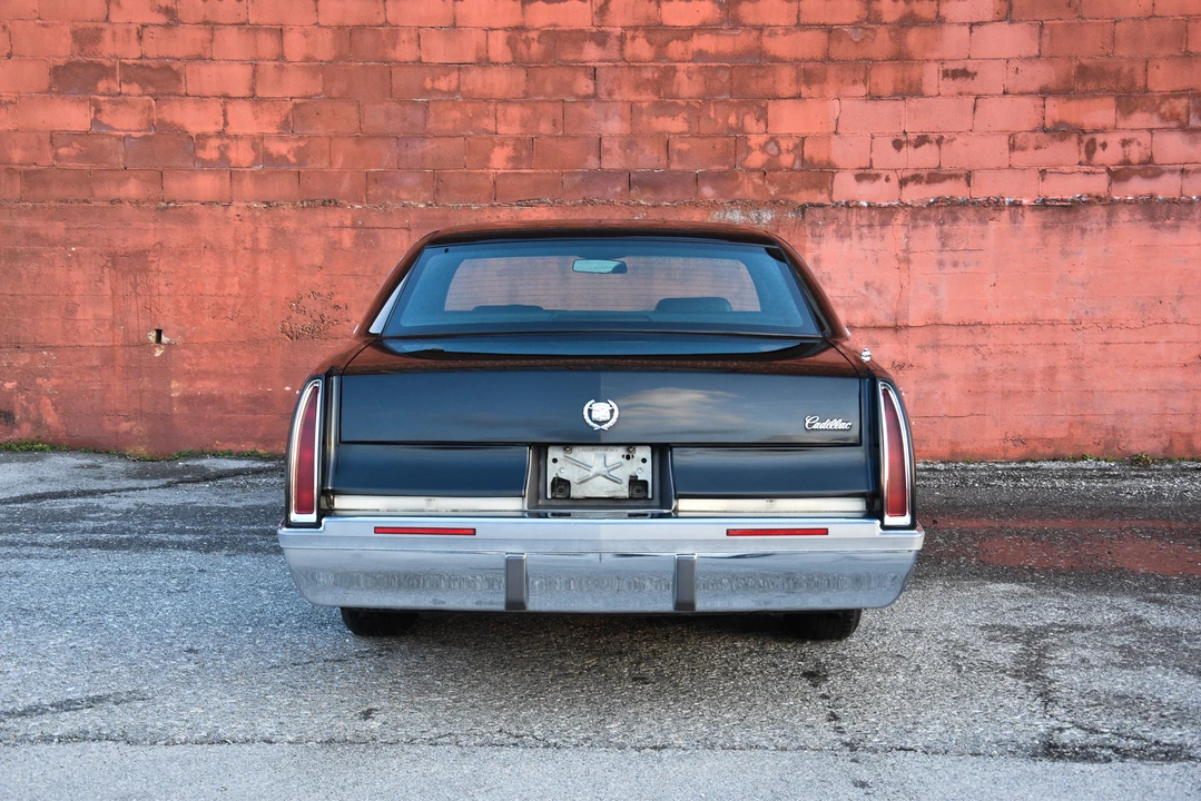 1994 Cadillac Fleetwood - Image 17 of 31