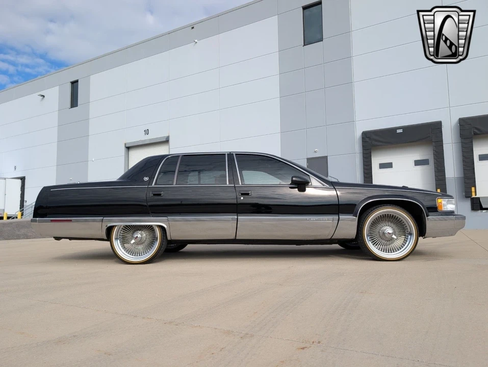 1994 Cadillac Fleetwood - Image 9 of 12