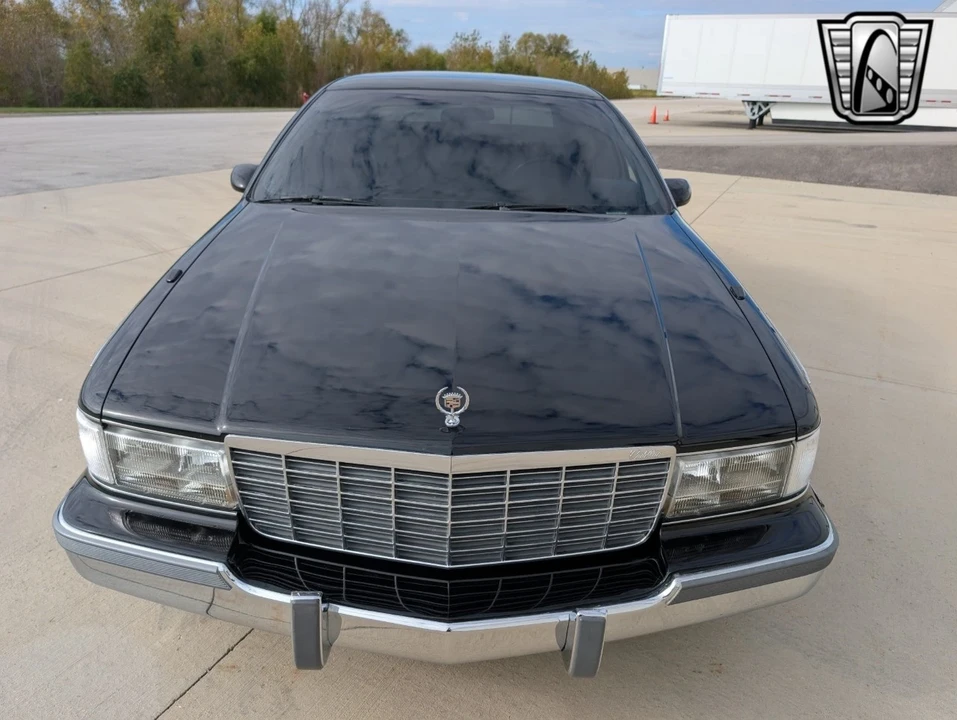 1994 Cadillac Fleetwood - Image 11 of 12