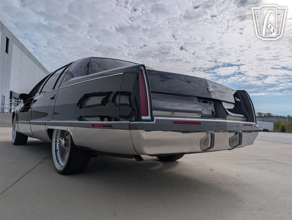 1994 Cadillac Fleetwood - Image 11 of 12