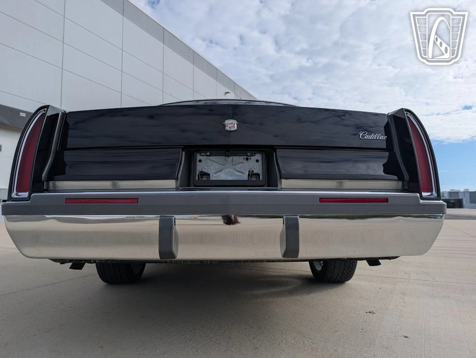 1994 Cadillac Fleetwood - Image 15 of 21