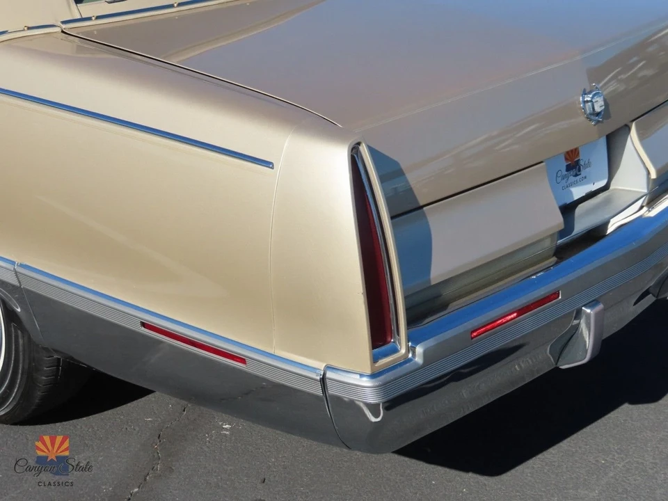 1994 Cadillac Fleetwood - Image 15 of 21