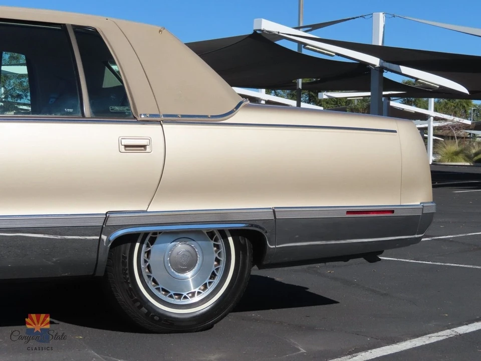 1994 Cadillac Fleetwood - Image 19 of 21