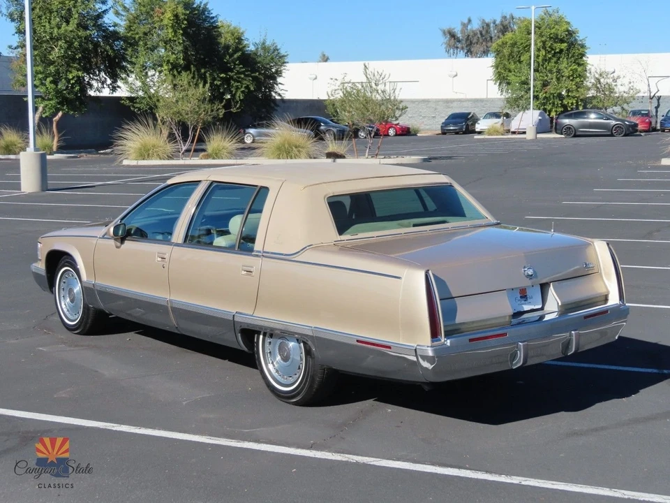1994 Cadillac Fleetwood - Image 10 of 21