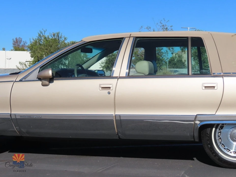 1994 Cadillac Fleetwood - Image 18 of 21