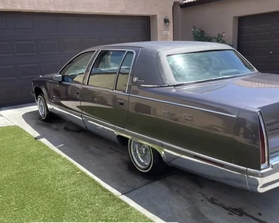 1994 Cadillac Fleetwood - Image 9 of 13