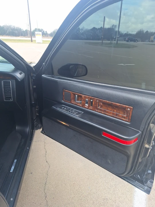 1994 Cadillac Fleetwood - Image 13 of 21