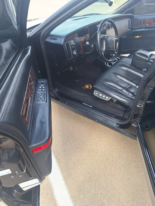 1994 Cadillac Fleetwood - Image 17 of 21