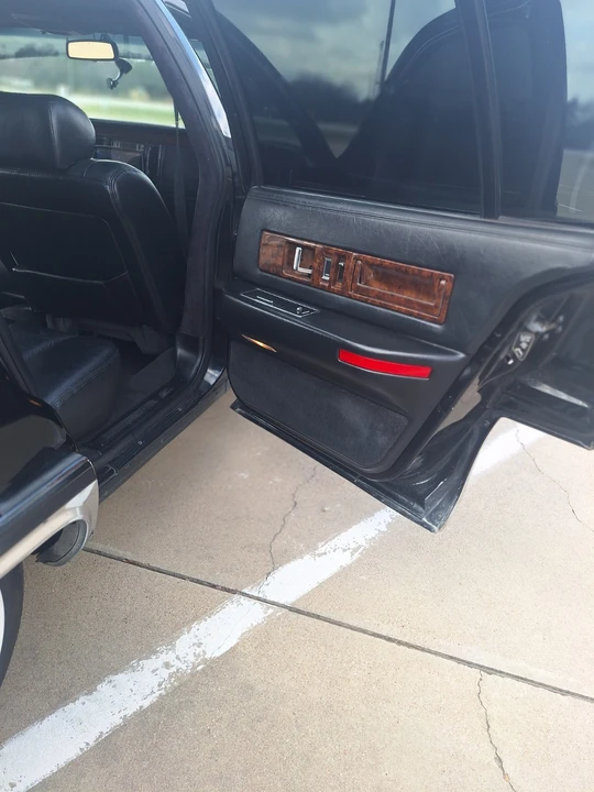 1994 Cadillac Fleetwood - Image 11 of 21