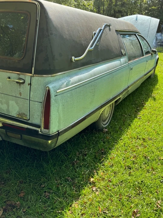 1994 Cadillac Fleetwood - Image 5 of 14