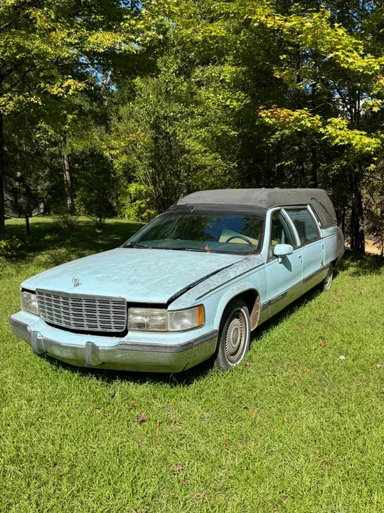 1994 Cadillac Fleetwood - Image 10 of 14