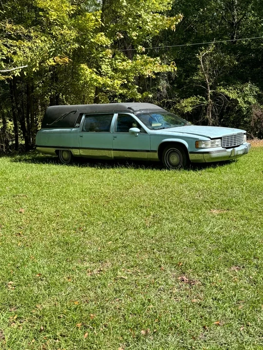 1994 Cadillac Fleetwood - Image 11 of 14