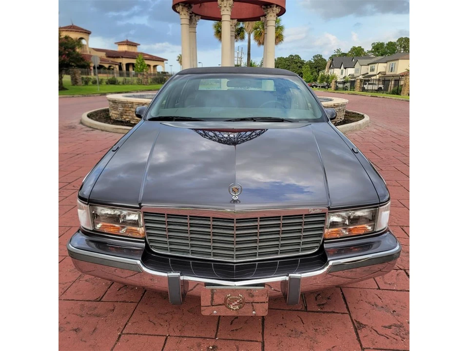 1994 Cadillac Fleetwood - Image 5 of 31