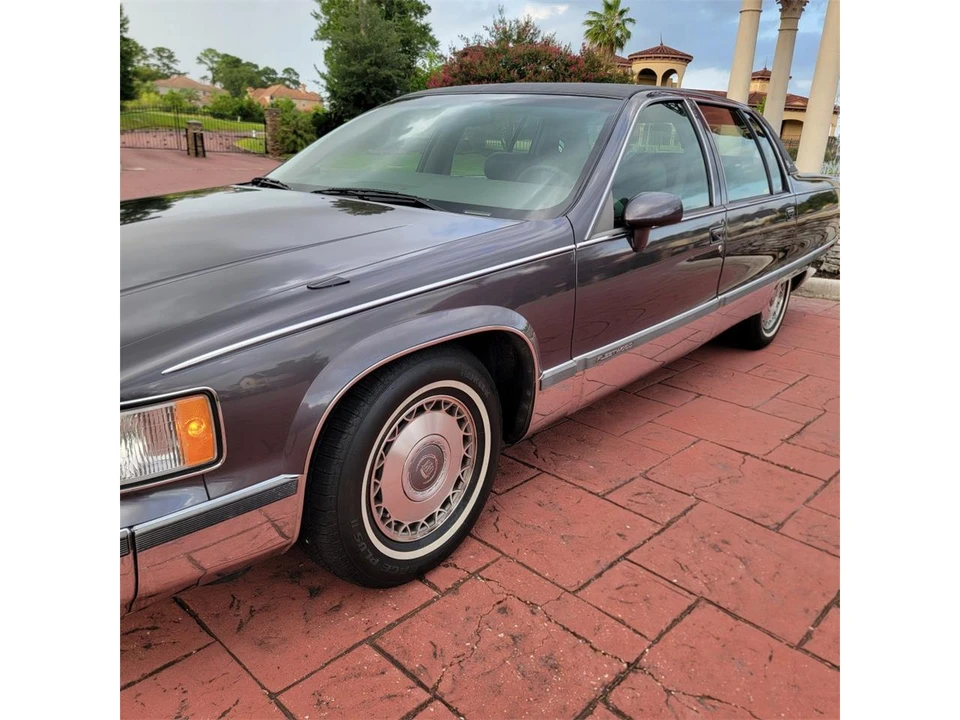 1994 Cadillac Fleetwood - Image 7 of 31