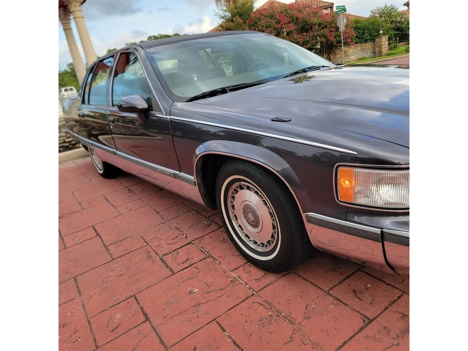 1994 Cadillac Fleetwood - Image 6 of 31