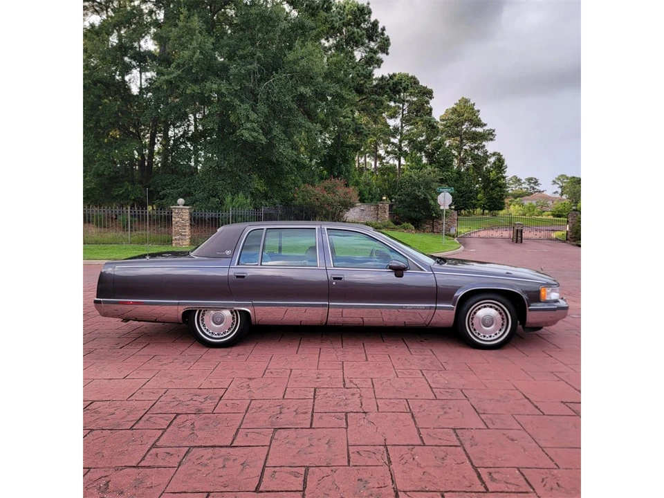 1994 Cadillac Fleetwood - Image 3 of 31