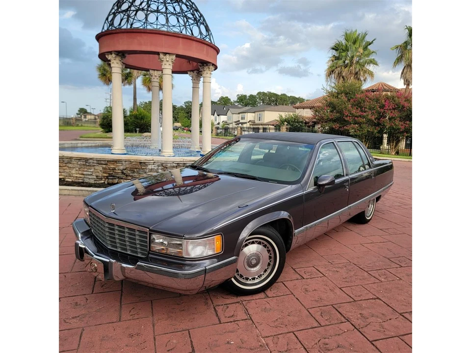 1994 Cadillac Fleetwood - Image 4 of 31