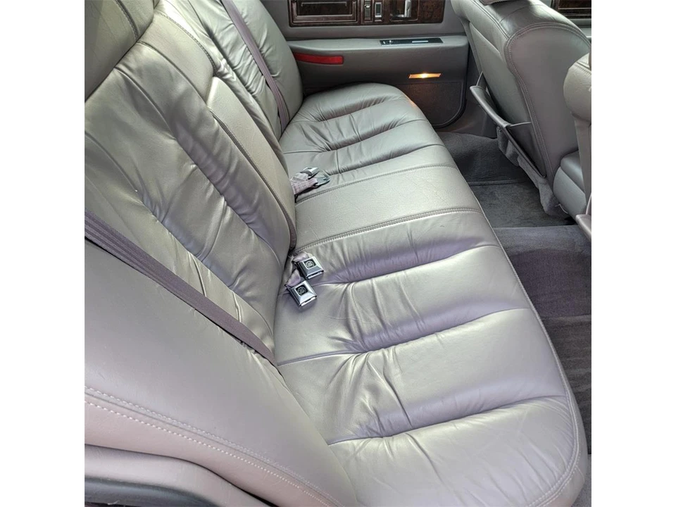 1994 Cadillac Fleetwood - Image 28 of 31