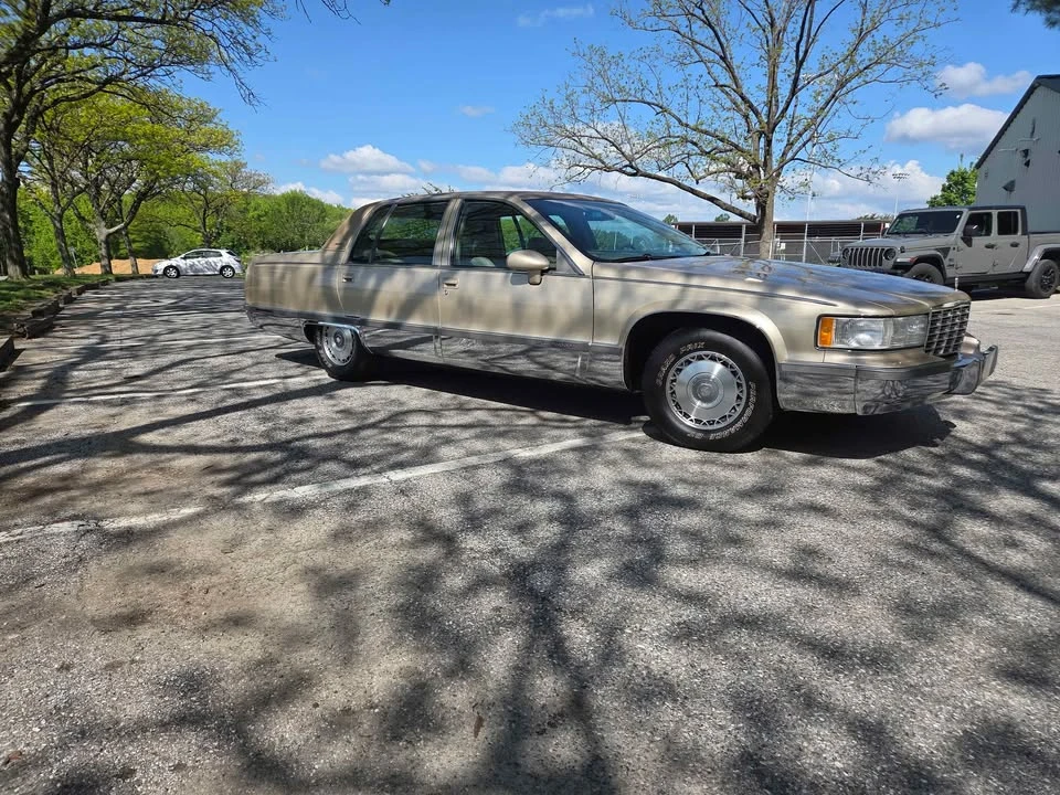 1994 Cadillac Fleetwood - Image 9 of 9