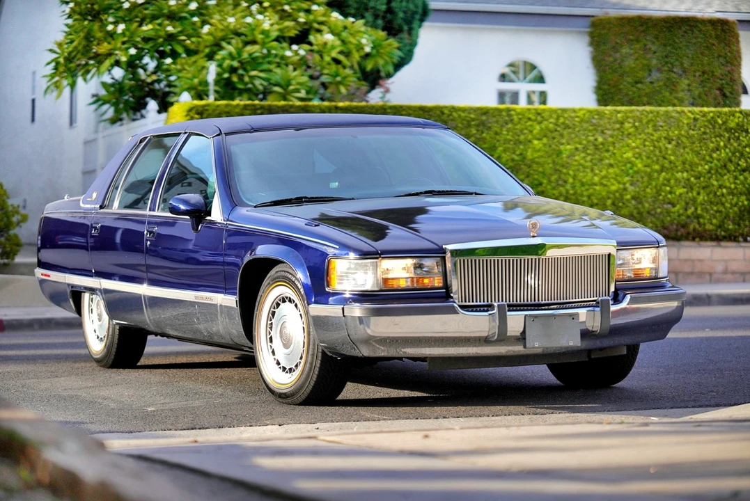 1994 Cadillac Fleetwood - Image 17 of 31