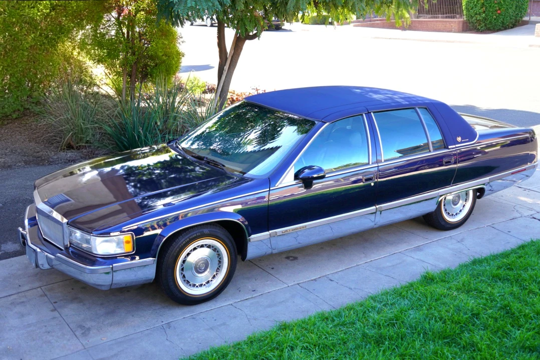 1994 Cadillac Fleetwood - Image 4 of 31