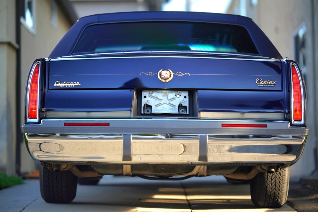 1994 Cadillac Fleetwood - Image 12 of 31