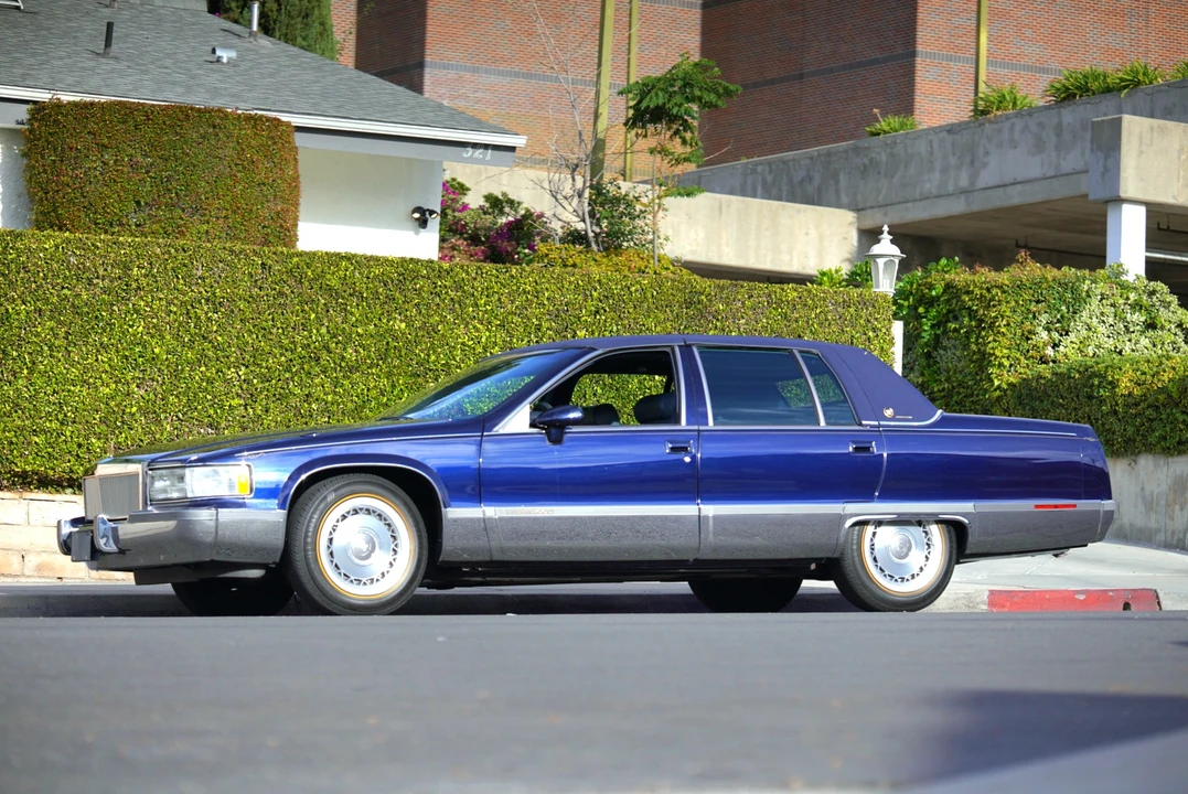 1994 Cadillac Fleetwood - Image 5 of 31
