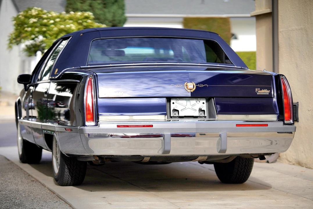 1994 Cadillac Fleetwood - Image 10 of 31