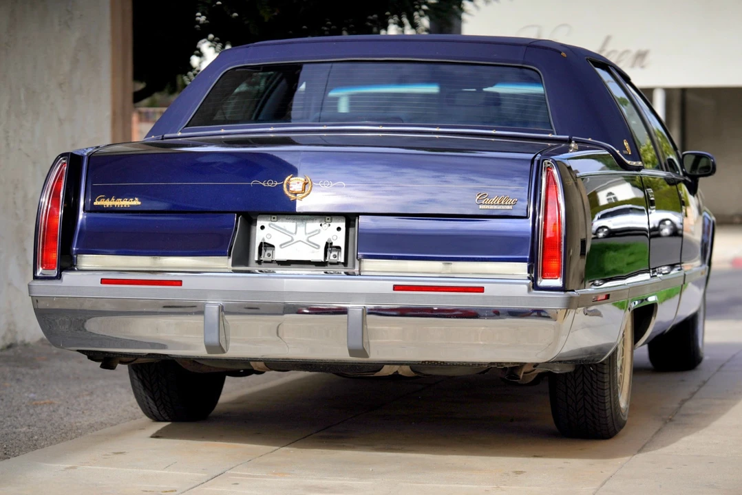 1994 Cadillac Fleetwood - Image 14 of 31