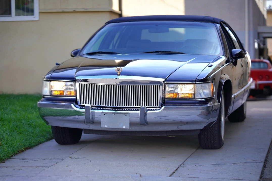 1994 Cadillac Fleetwood - Image 3 of 31