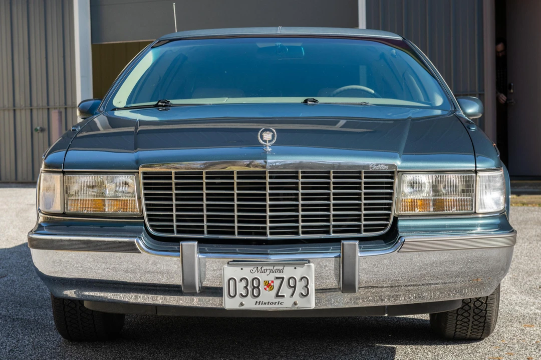 1994 Cadillac Fleetwood - Image 2 of 31