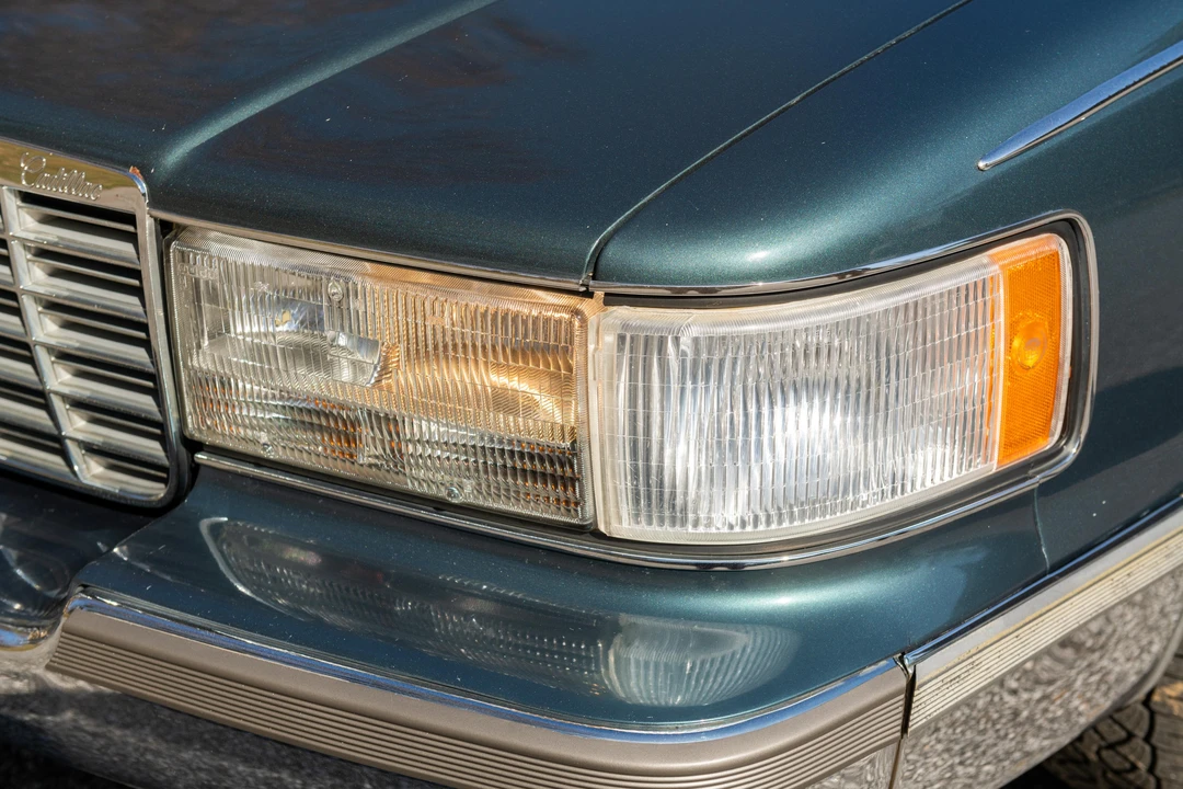 1994 Cadillac Fleetwood - Image 23 of 31