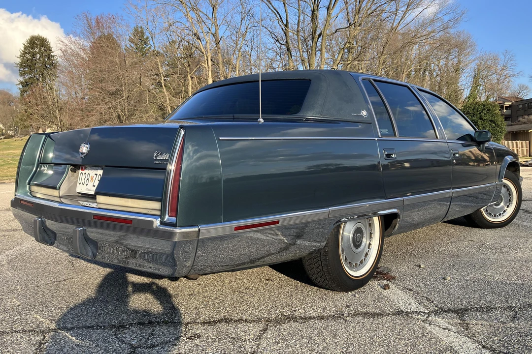 1994 Cadillac Fleetwood - Image 4 of 31