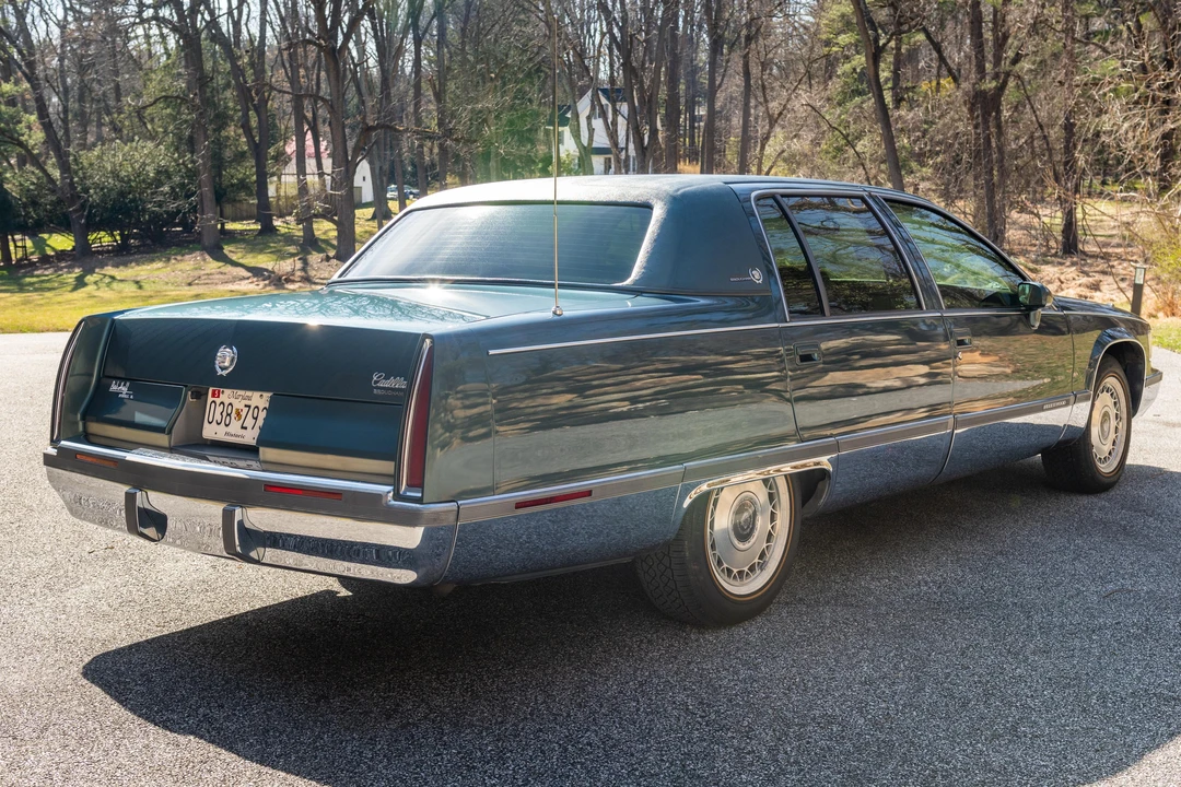1994 Cadillac Fleetwood - Image 14 of 31