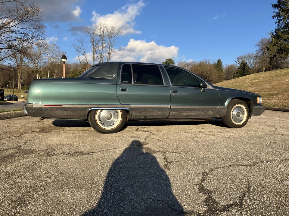 1994 Cadillac Fleetwood - Image 15 of 31
