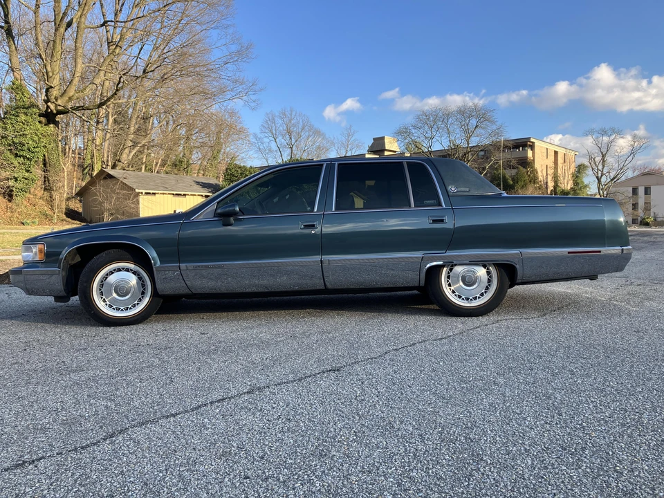 1994 Cadillac Fleetwood - Image 9 of 31