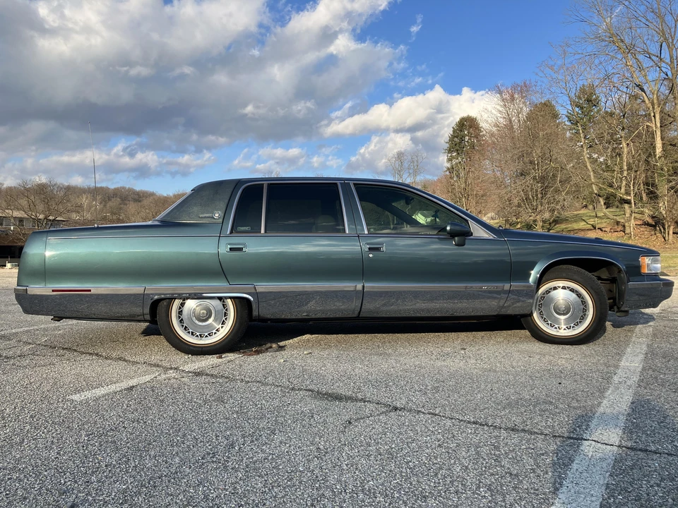 1994 Cadillac Fleetwood - Image 16 of 31